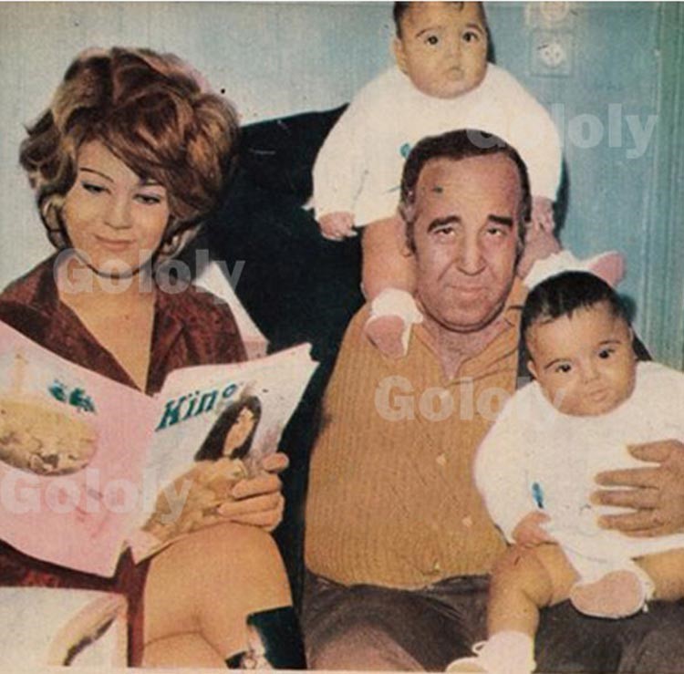 ميمي جمال وحسن مصطفى مع توأمهما في صور نادرة