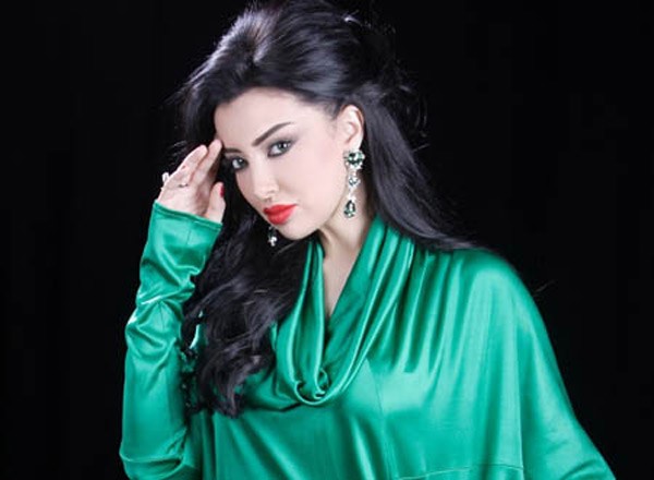 بالصور.. ميساء مغربي تلتهم وليمة مصرية بنهم شديد مع محمد لطفي