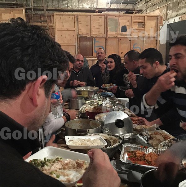 بالصور.. ميساء مغربي تلتهم وليمة مصرية بنهم شديد مع محمد لطفي