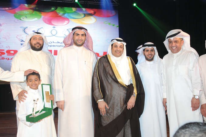 يعقوب الصانع ومنصور التنيب والزميلان محمد راتب وطارق بورسلي﻿