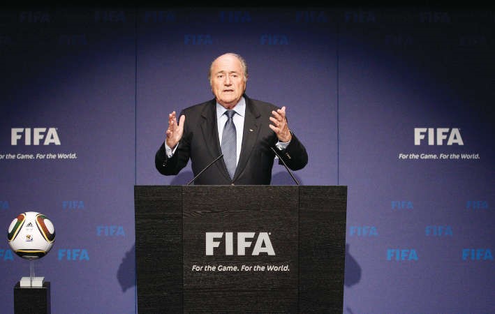 رئيس الاتحاد الدولي لكرة القدم فيفا جوزيف بلاتر 