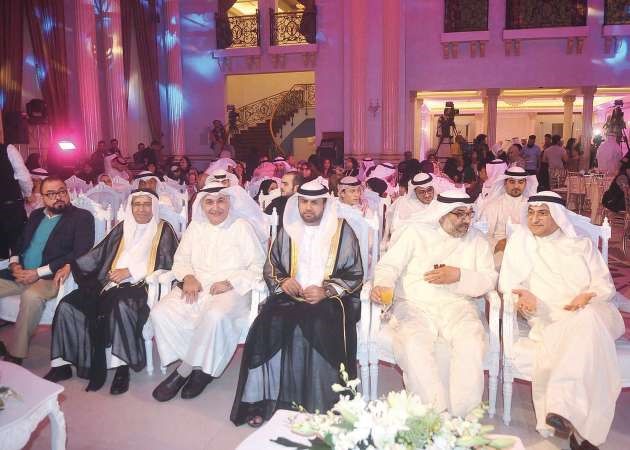 د طارق الشطي وابراهيم البغلي في مقدمة الحضور﻿