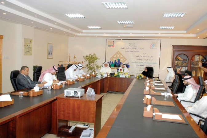 جانب من المؤتمر الصحافي برئاسة محمد الجلاهمة واسامة الصايغ وفايزة العطيبي 