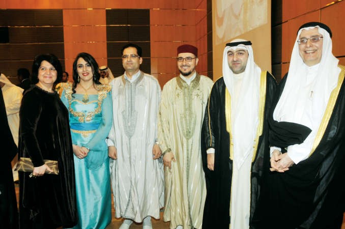 ياسر ابل يقدم التهاني محمد هاشم 