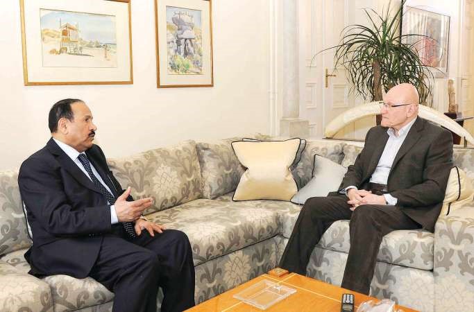 رئيس مجلس الوزراء تمام سلام مستقبلا السفير السعودي علي عواض عسيري في منزله في المصيطبة محمود الطويل