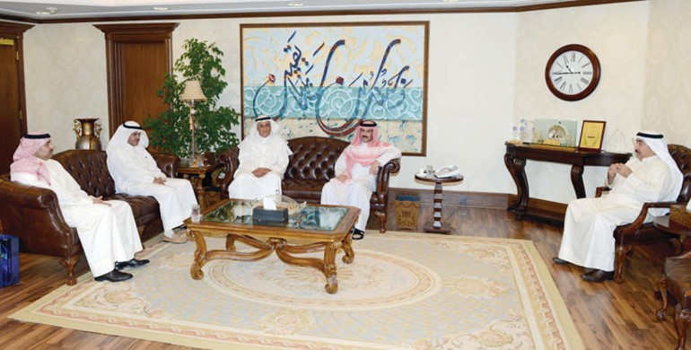 الشيخ مبارك الدعيج خلال استقباله وفد معهد الكويت للابحاث العلمية﻿