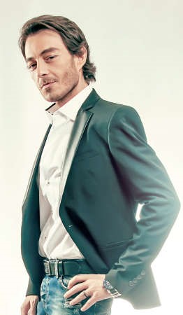 احمد زاهر﻿