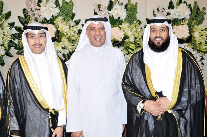 مهلهل الخالد يبارك للمعرس ووالده دعبداللطيف السنان﻿