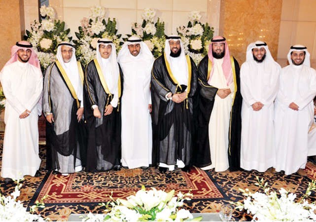 محمد بودي وفهد السنان ومحمد السنان واحمد الرومي واحمد السنان يباركون﻿