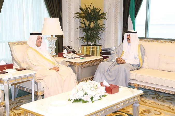 سمو ولي العهد الشيخ نواف الاحمد مستقبلا رئيس مجلس الامة بالانابة عادل الجارالله الخرافي