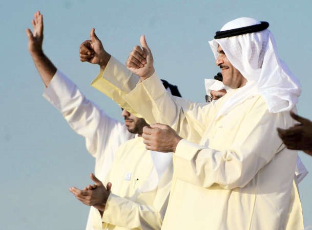 الشيخ سلمان الحمود يحيي المتسابقين﻿