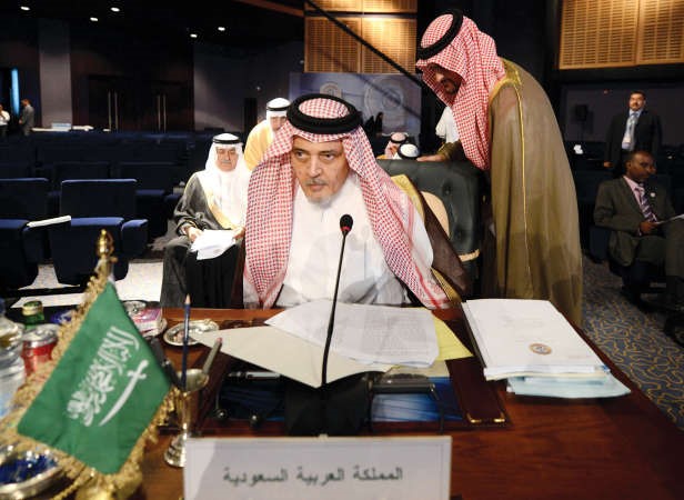 صاحب السمو الملكي الامير سعود الفيصل وزير الخارجية السعودي يلقي كلمته خلال ختام فعاليات القمة العربية﻿﻿الـ 26 في شرم الشيخ امس افپ﻿