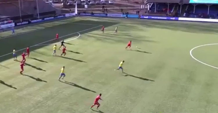 بالفيديو.. ناشيء بلجيكي يدمر شباك السويد بهدف من وسط الملعب !