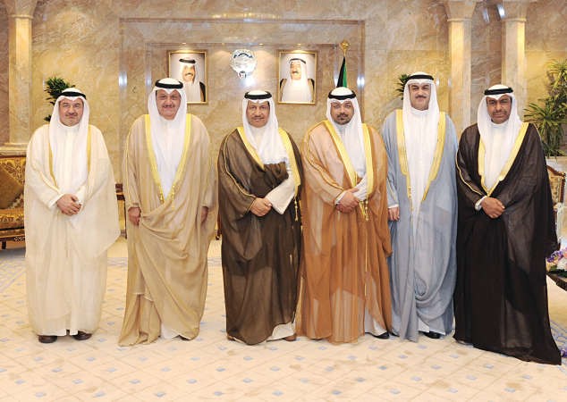 سمو الشيخ جابر المبارك مستقبلا عيسى الكندري وعددا من قياديي الموانئ