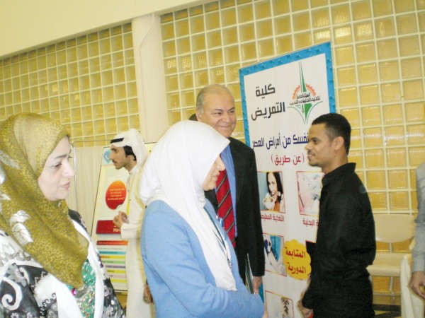 جولة في المعرض المصاحب للاحتفال﻿