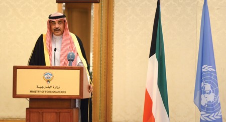 الشيخ صباح الخالد ملقيا كلمته في مادبة العشاء
