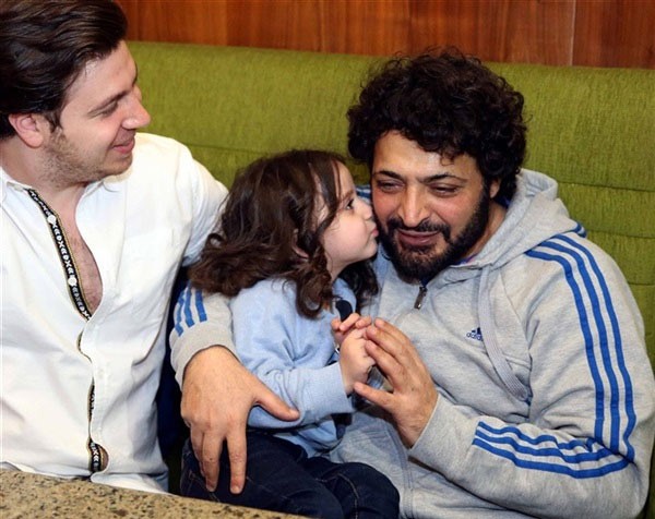 أول ظهور لزوجة حميد الشاعري وابنته معاً.. صور