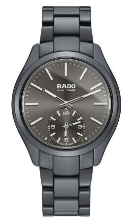 السفر بكبسة إصبع مع The Rado Hyper Chrome Ceramic Touch Dual Timer