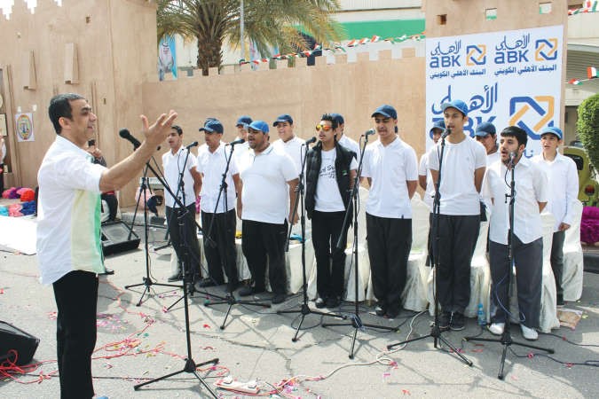 من الطلبة المشاركين في الكرنفال
