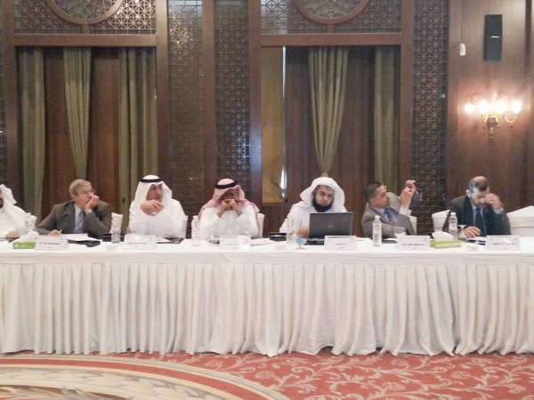 عدد من المشاركين في ورشة العمل 