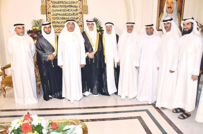 دقيس الدويري وعدد من المهنئين﻿