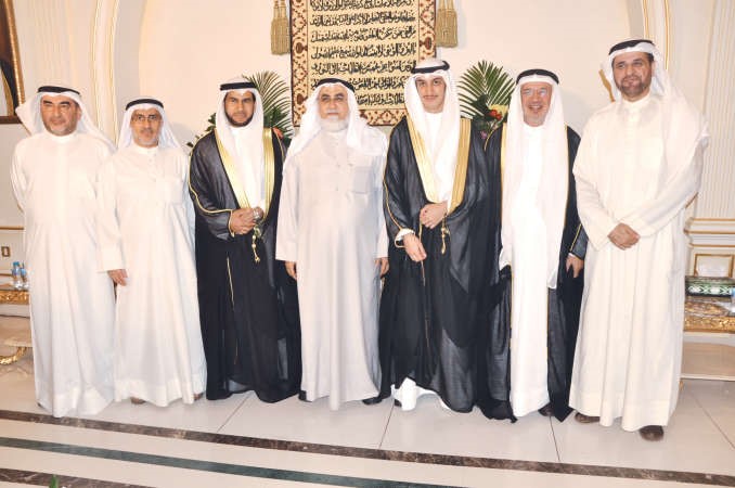 دصلاح العبدالجادر ودعبدالمحسن الخرافي ودحسين الخياط يهنئون﻿