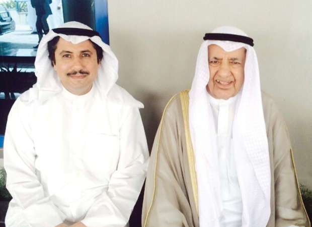 سفيرنا لدى البحرين الشيخ عزام الصباح خلال لقائه مع علي الغانم