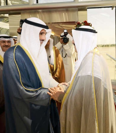 صاحب السمو الامير الشيخ صباح الاحمد لدى مغادرته وفي وداع سموه مرزوق الغانم﻿