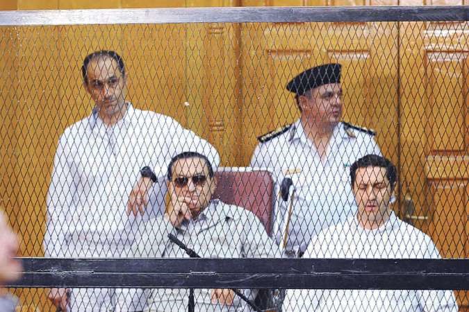 صورة ارشيفية لمحاكمة مبارك ونجليه