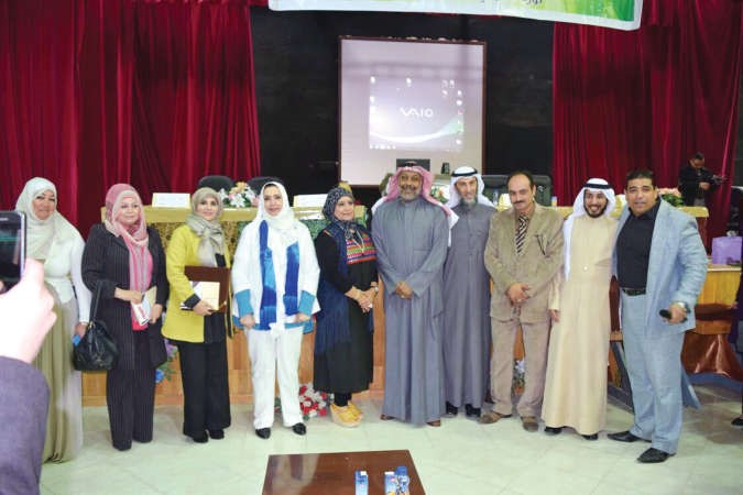 ادارة المدرسة مع ضيوف الملتقى
