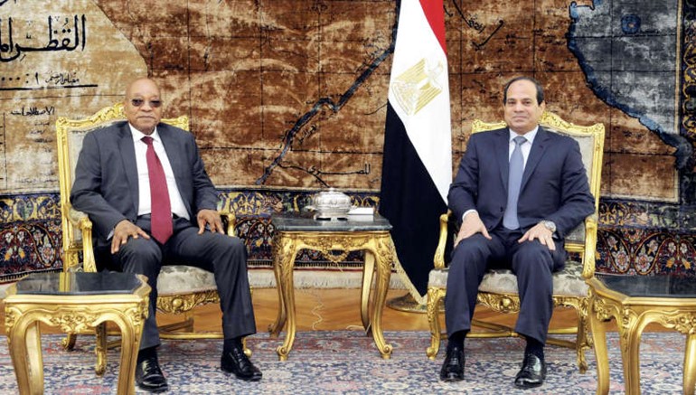 الرئيس المصري عبدالفتاح السيسي خلال مباحثاته مع نظيره الجنوب افريقي جاكوب زوما في القاهرة امس الاولرويترز ﻿