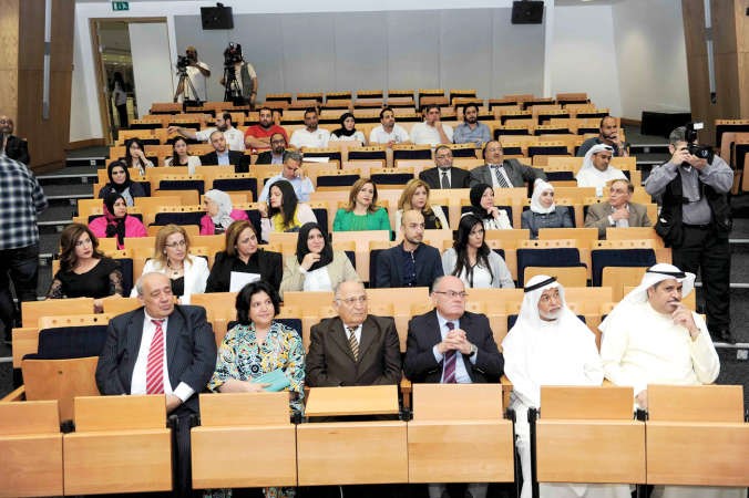 السفير اللبناني دخضر حلوة ونجلاء النقي في مقدمة الحضور	هاني عبدالله﻿