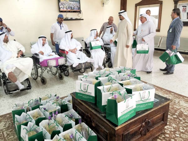 توزيع الهدايا