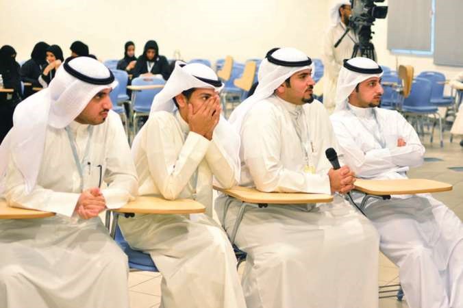 عدد من الطلبة المشاركون في الفعاليات