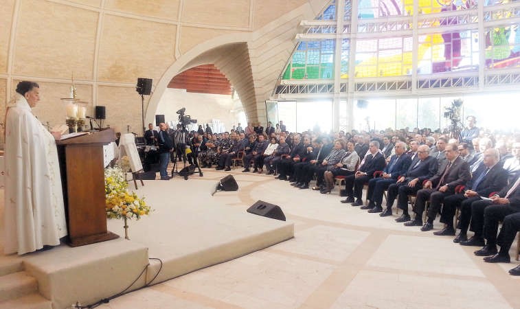 البطريرك يشارة الراعي يلقي عظة الفصح بدون وجود كرسي مخصص لرئيس لبنان لاول مرة منذ الاستقلالمحمود الطويل﻿