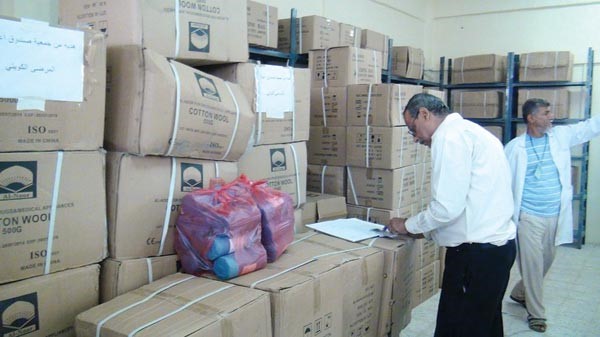 جانب من المساعدات الطبية التي ارسلها صندوق اعانة المرضى الكويتي الى عدن 	خاص الانباء