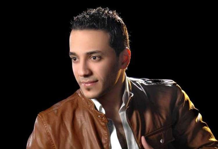 الفنان حسين الديك يتعرض للضرب على مسرح برلين بعد غنائه للأسد