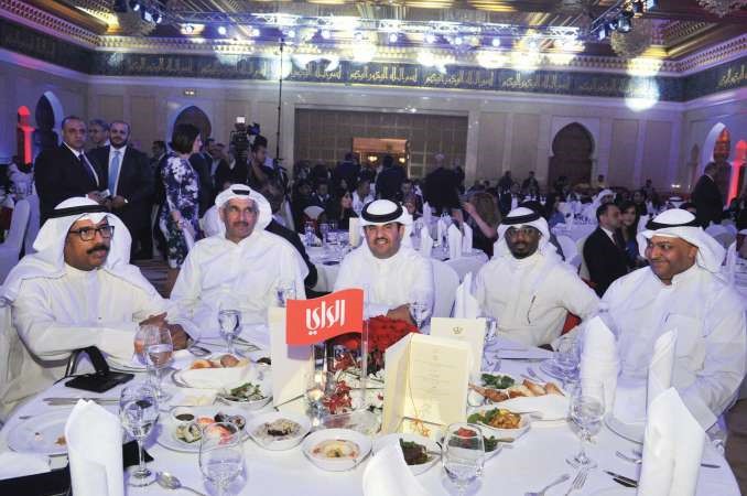 الجلاهمة والشاعر الشيخ دعيج الخليفة في مقدمة الحضورقاسم باشا﻿