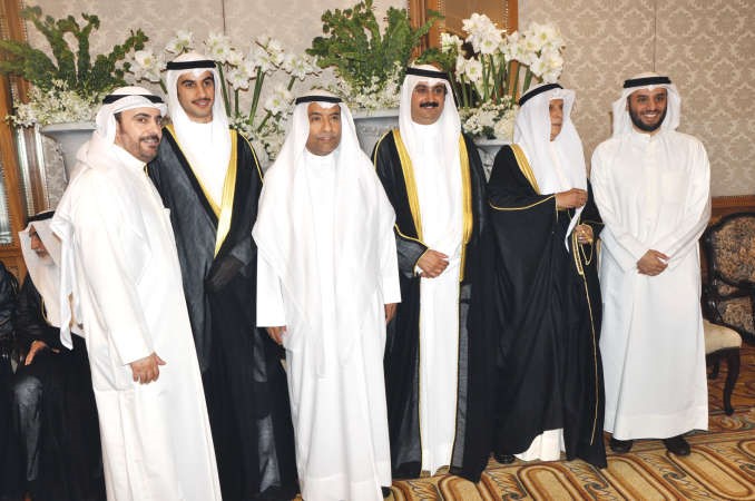 ماضي طلال الخميس وخالد الخميس ومشاري الخميس يهنئون