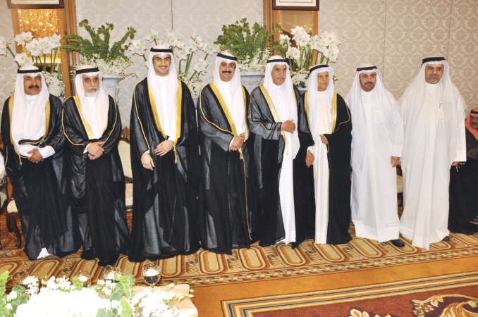 احمد السعدون والزميل ماضي الخميس ومشاري الخميس يهنئون