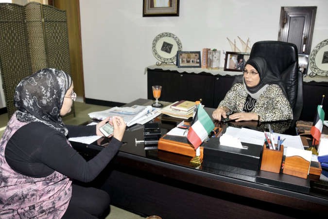 منيرة الفضلي متحدثة الى الزميلة بشرى شعبان﻿