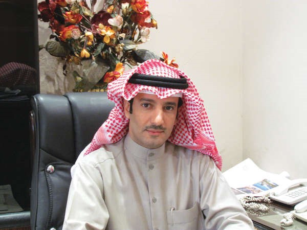 «العاملين بالكهرباء» ناقشت مطالب الموظفين مع بوشهري