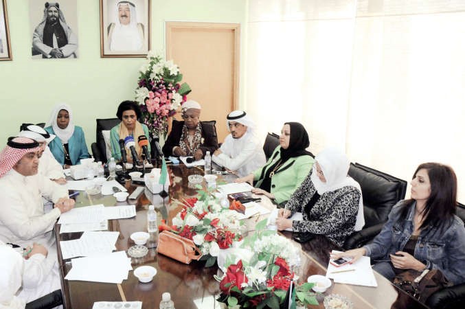 جانب من المؤتمر الصحافي للشيخة فريحة الاحمد﻿