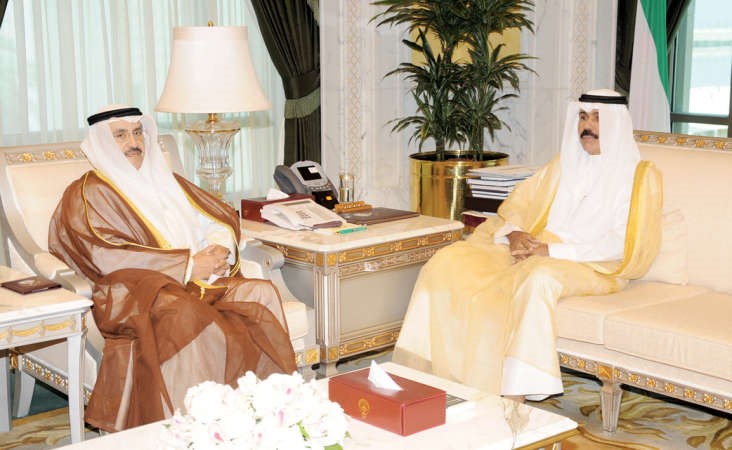 سمو نائب الامير وولي العهد الشيخ نواف الاحمد مستقبلا الفريق اول متقاعد احمد الرجيب ﻿