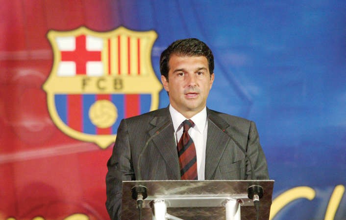 جماهير برشلونة تطالب بعودة لابورتا