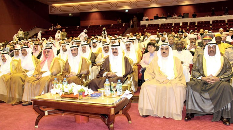 سمو نائب الامير وولي العهد الشيخ نواف الاحمد ورئيس مجلس الامة مرزوق الغانم والشيخ فيصل السعود والشيخ صباح الخالد والشيخ د ابراهيم الدعيج في مقدمة الحضور