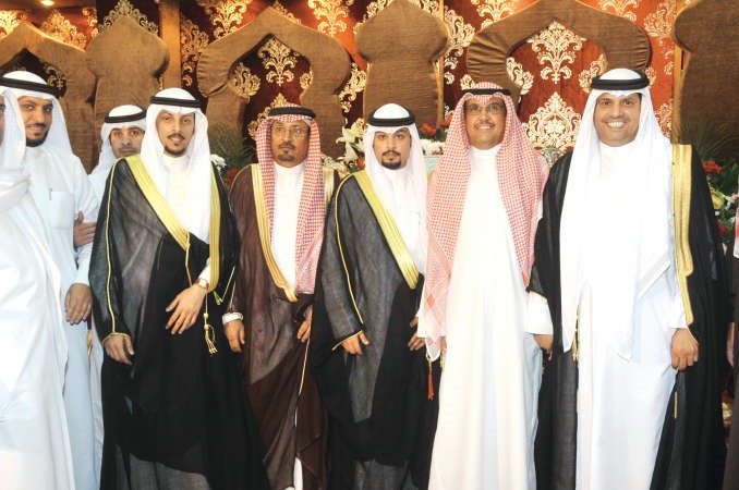 فيصل الغازي ومبارك فهد وعلي شريدة يهنئون

