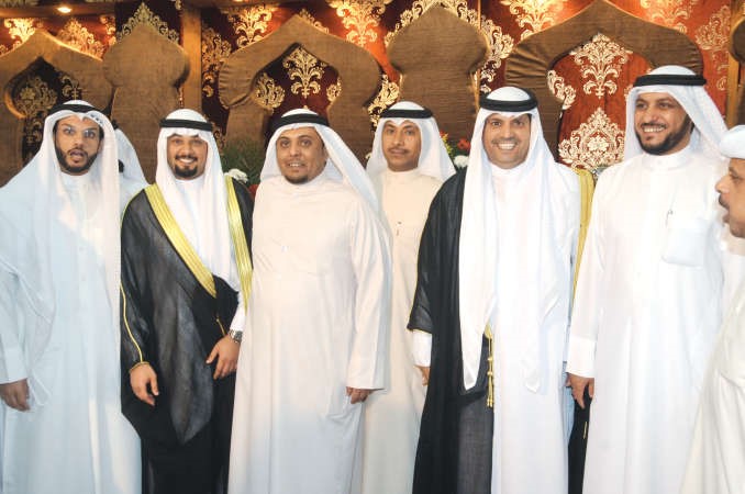 علي شريدة ومحمد سالم وحمود شريدة يهنئون
