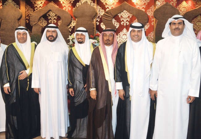 حسين شباب وسعدون حماد يباركان