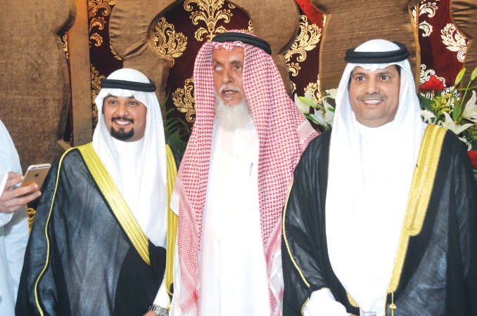 صخي مدعج يبارك للمعرس محمد فلاح وفرز الديحاني